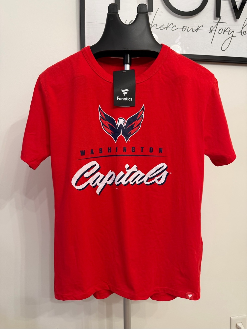 NWT Fanatics Washington Capitals, Women’s T-Shirt Size Medium and Large